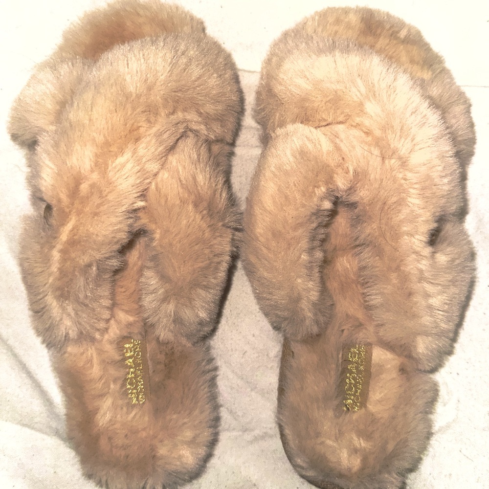 Michael Kors Fuzzy open toed slippers GUC